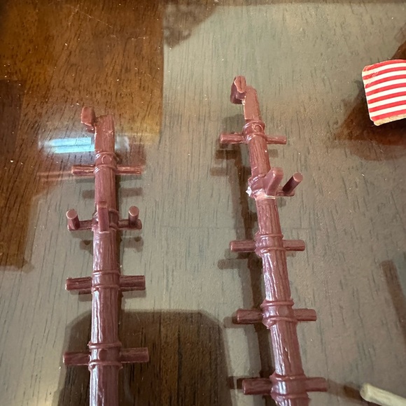 Vintage Louis Marx & Co. Fort Apache Play Set - Picture 16 of 17